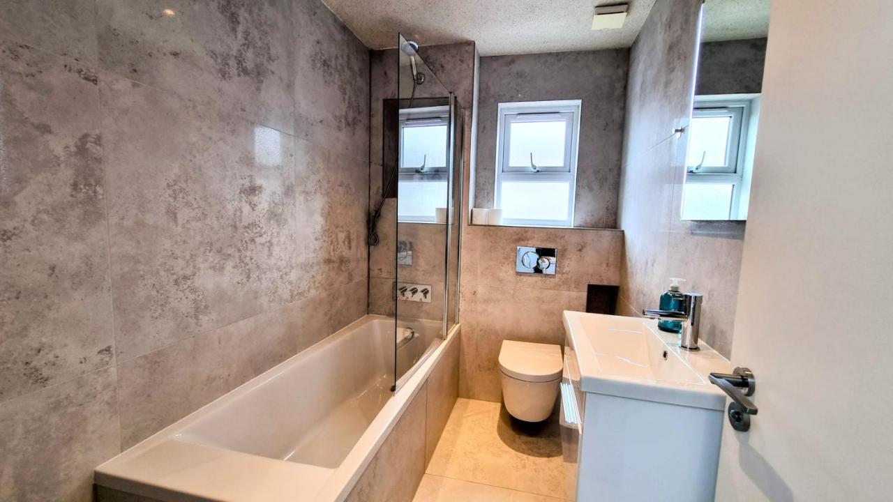 Villa Surbiton Luxury Garden House 19 Extérieur photo