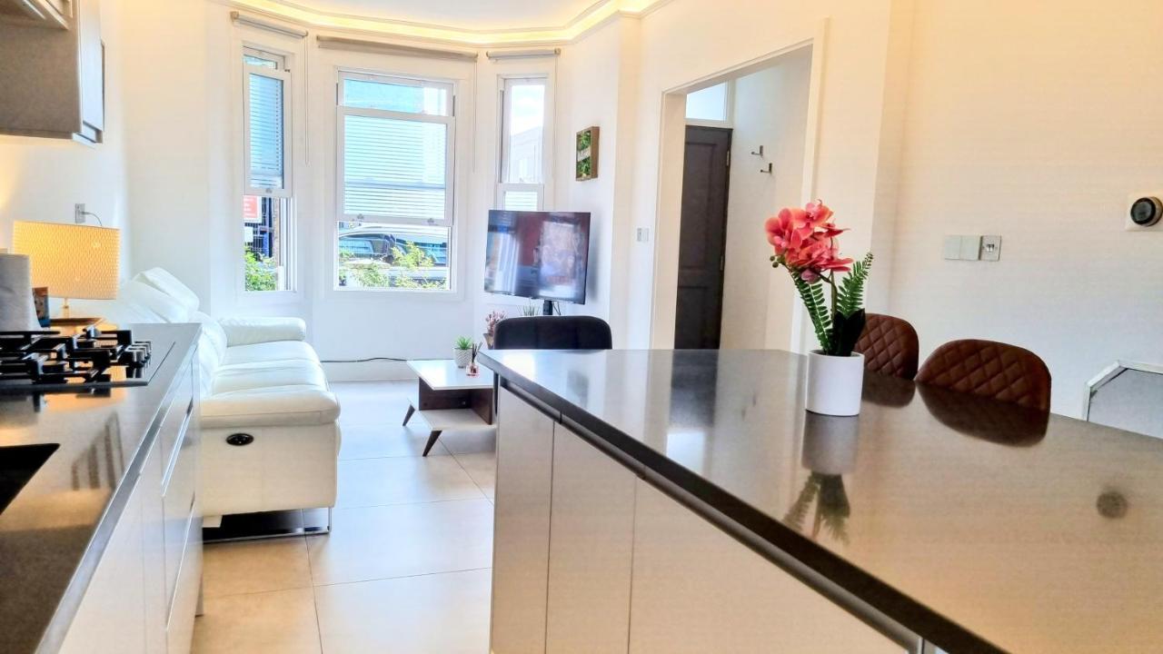 Villa Surbiton Luxury Garden House 19 Extérieur photo