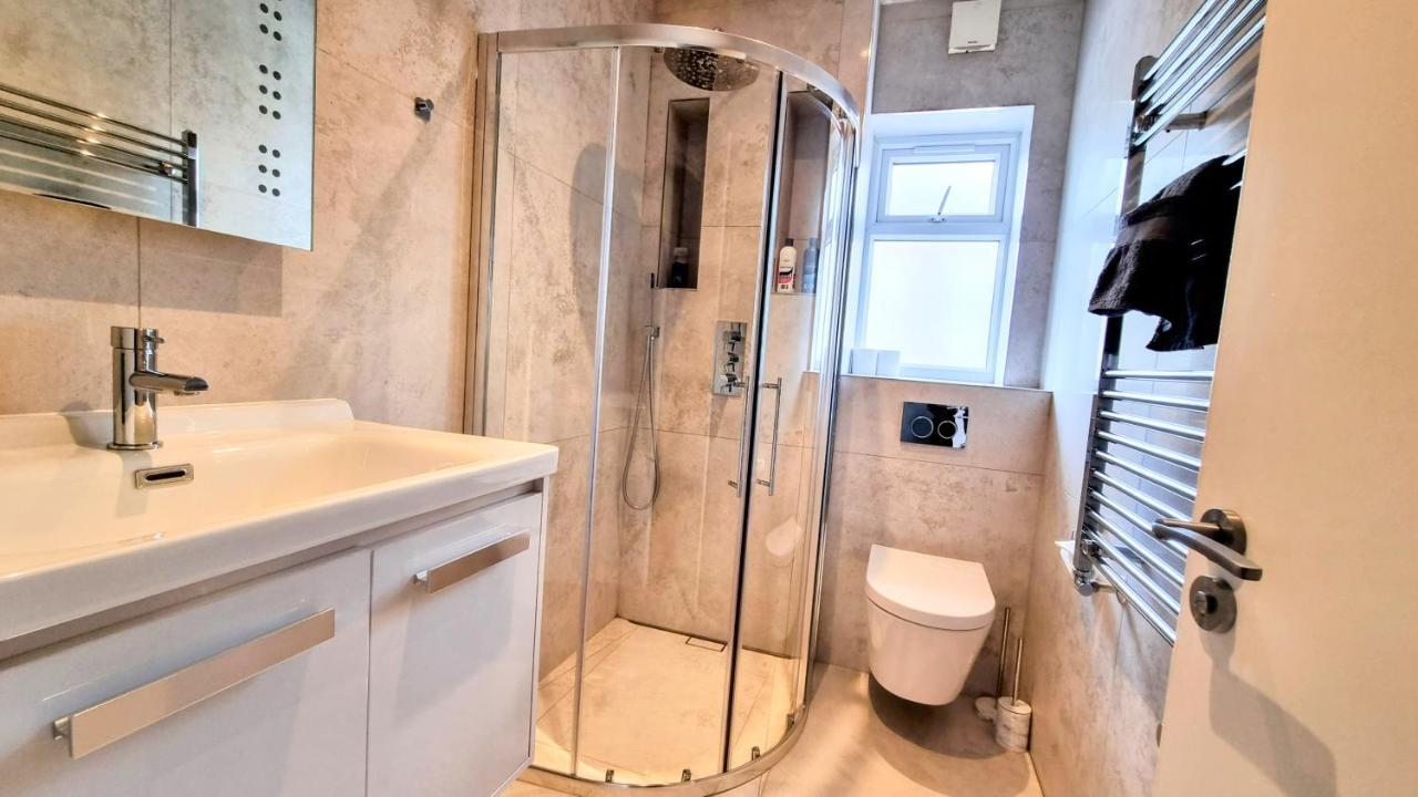 Villa Surbiton Luxury Garden House 19 Extérieur photo