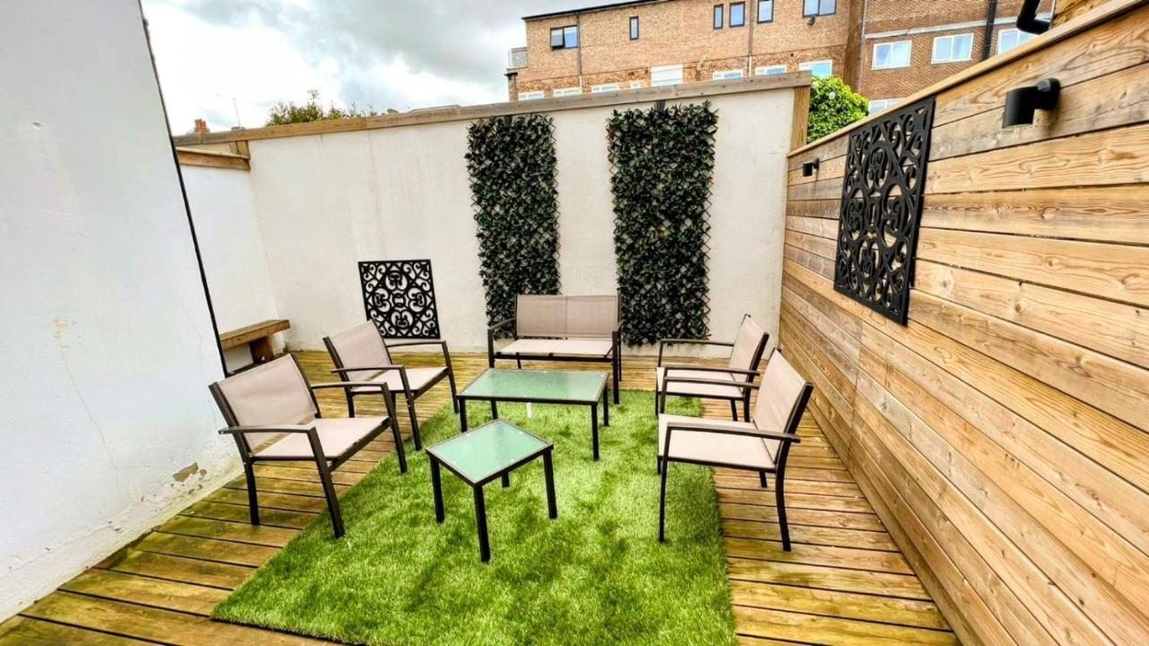 Villa Surbiton Luxury Garden House 19 Extérieur photo